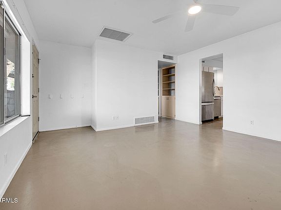 5th image of 1317 E GOLDEN Lane
