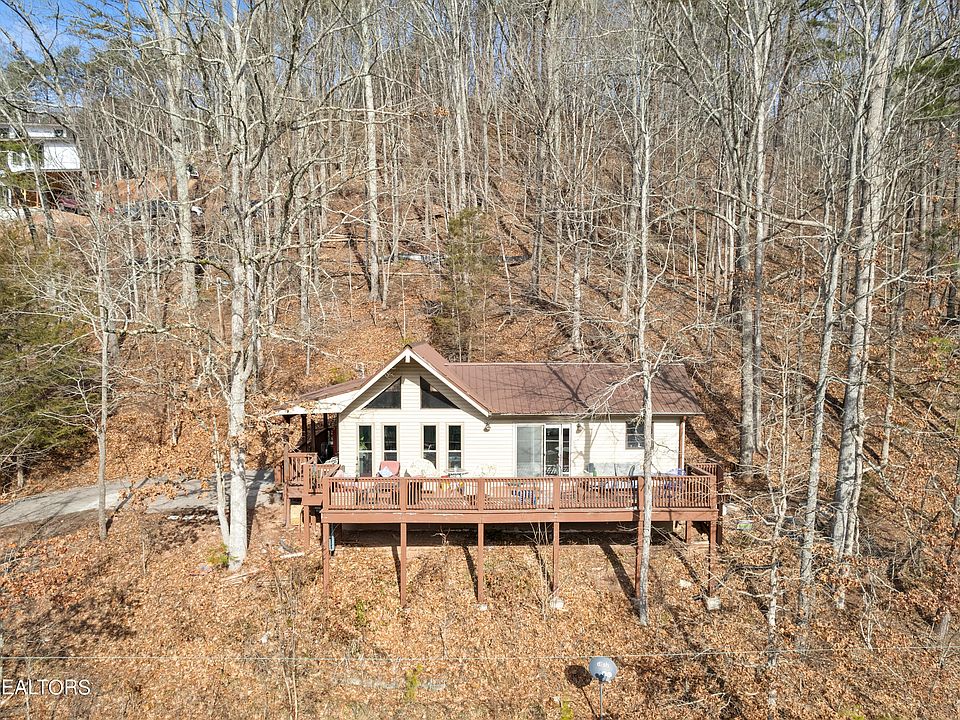 1st image of 776 Laurel Lake Cir