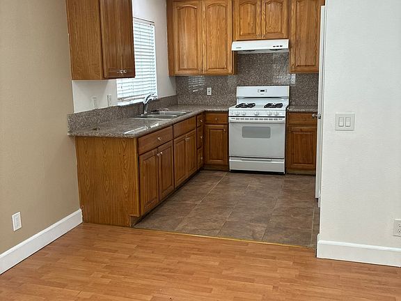 4th image of 1211 W Badillo St APT 1