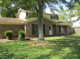 911 Warren St #W, Pascagoula, MS 39567