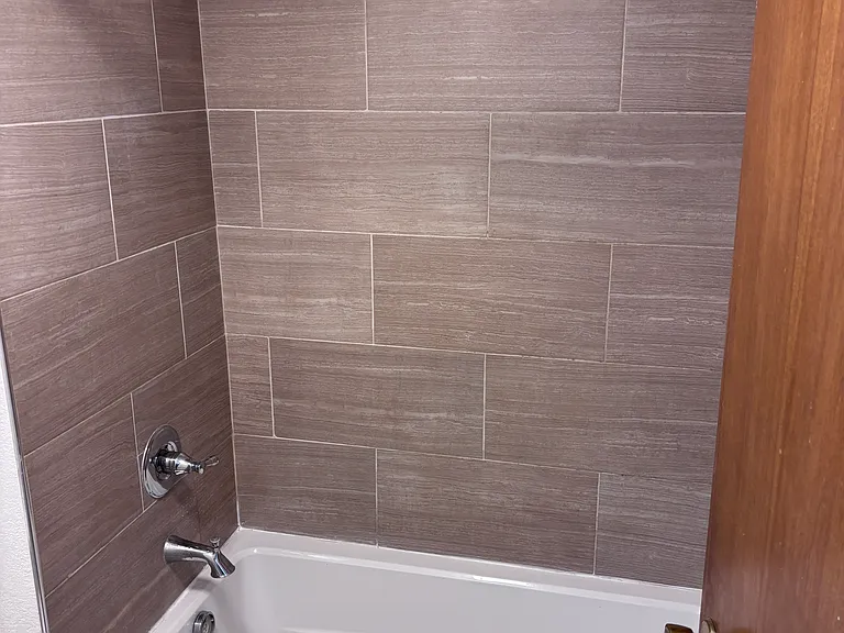 2701 Kingsbridge Cir — Photo 12