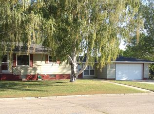 1529 Sweetwater Dr NE, Devils Lake, ND 58301