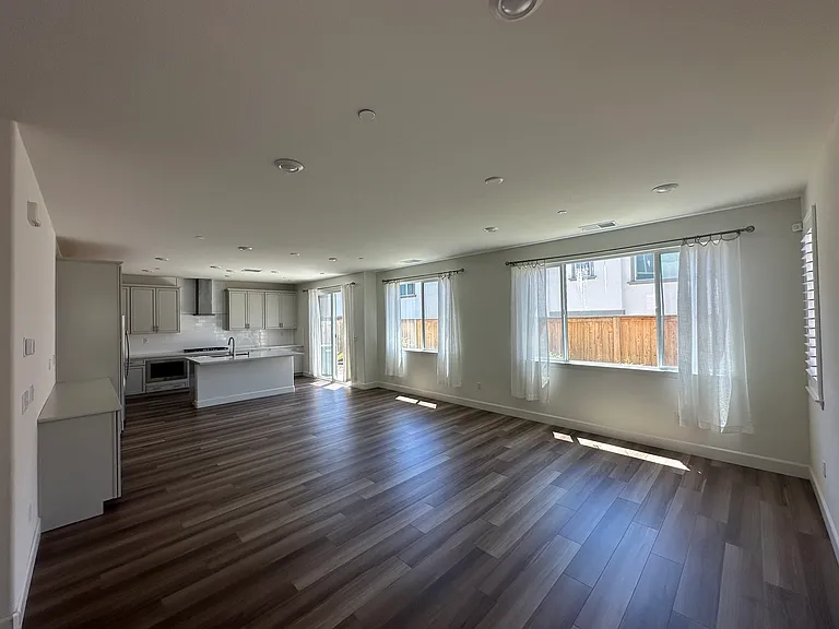 4447 French Dr — Photo 4