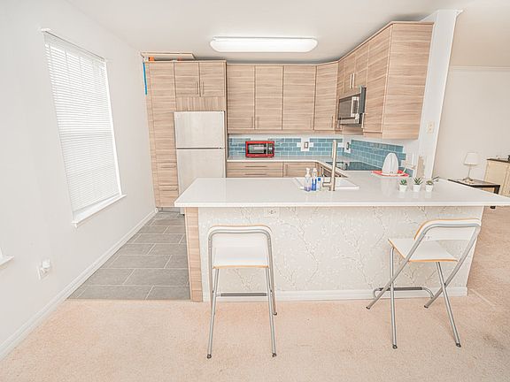5th image of 1010 Siena Park Blvd W