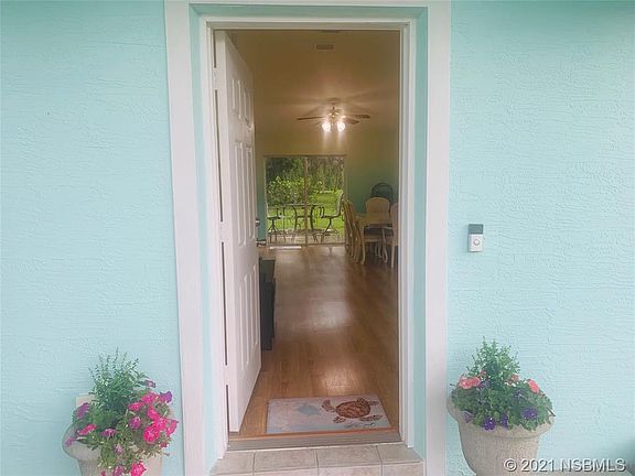 4th image of 2533 Chester Ave