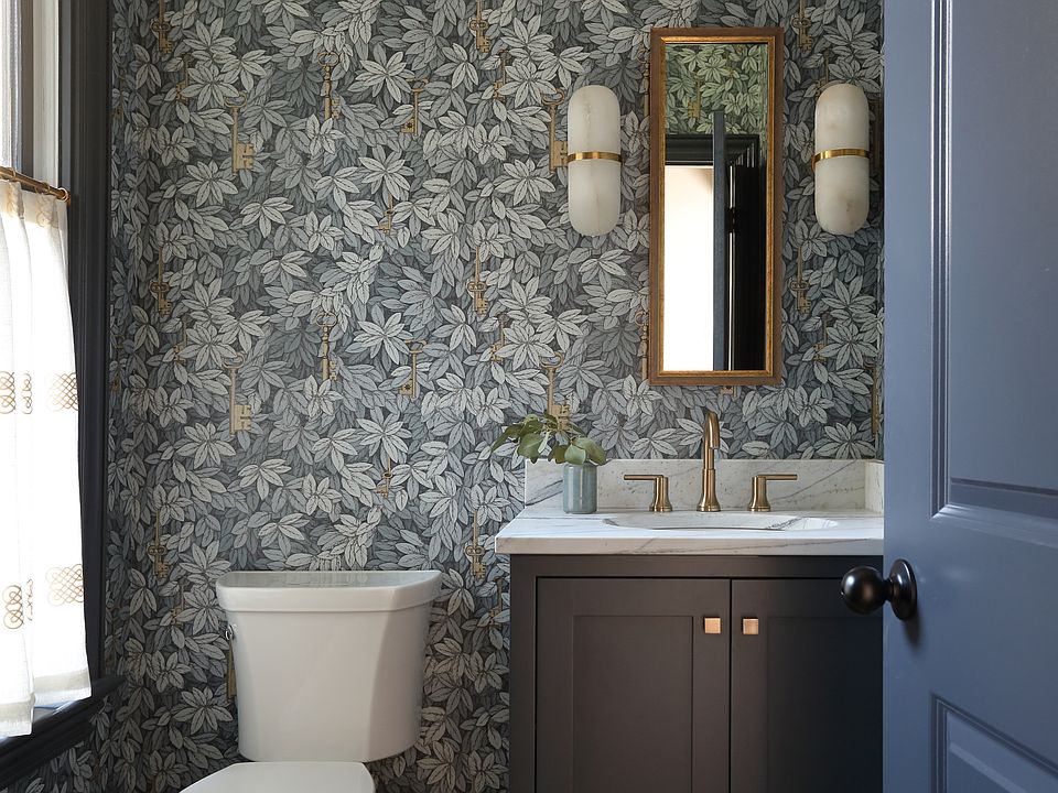 Powder bath off living room