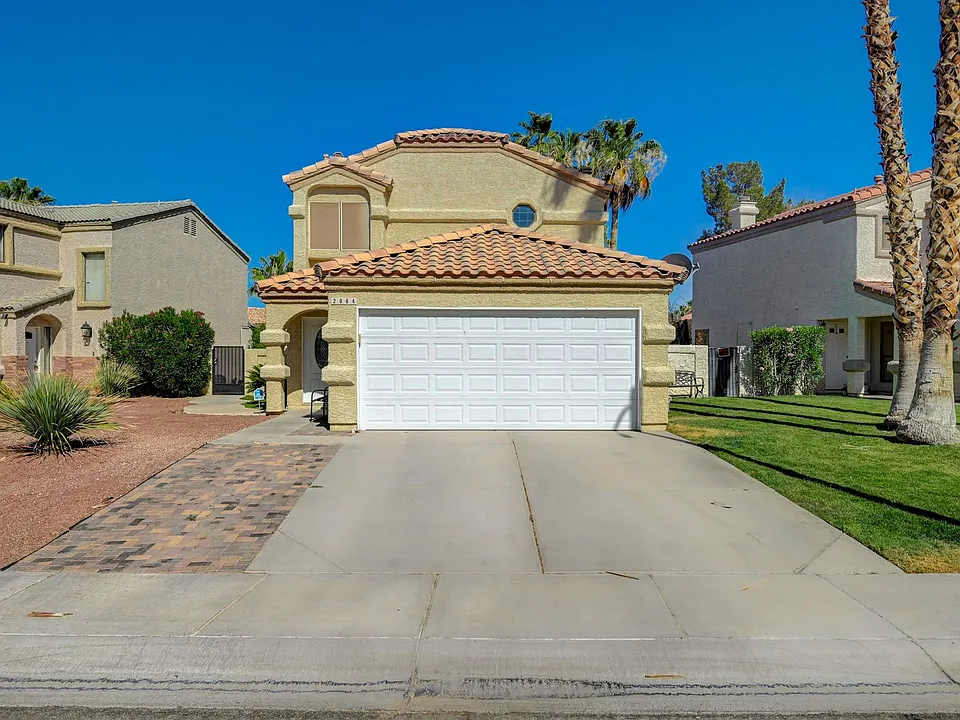 2064 Waverly Cir