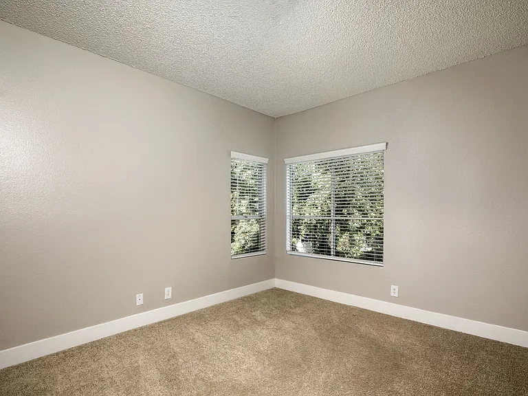 Canyon Crest — Photo 18