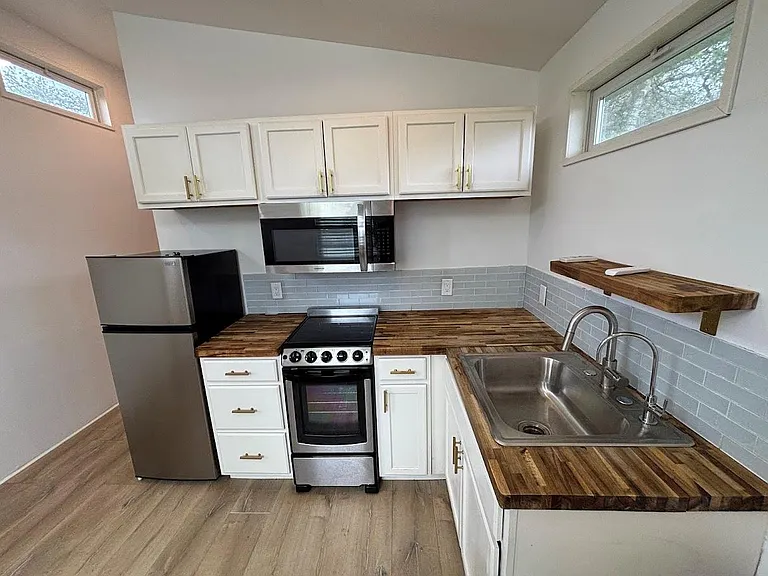 1002 Spanish Oak Trl #B — Photo 7