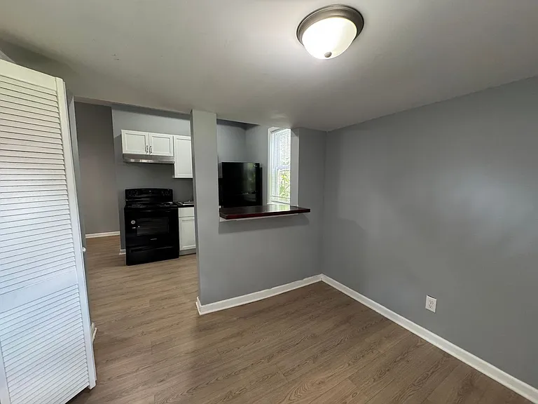 1224 S Belmont Ave — Photo 5