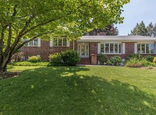 34 Mayflower Rd, Winchester, MA 01890
