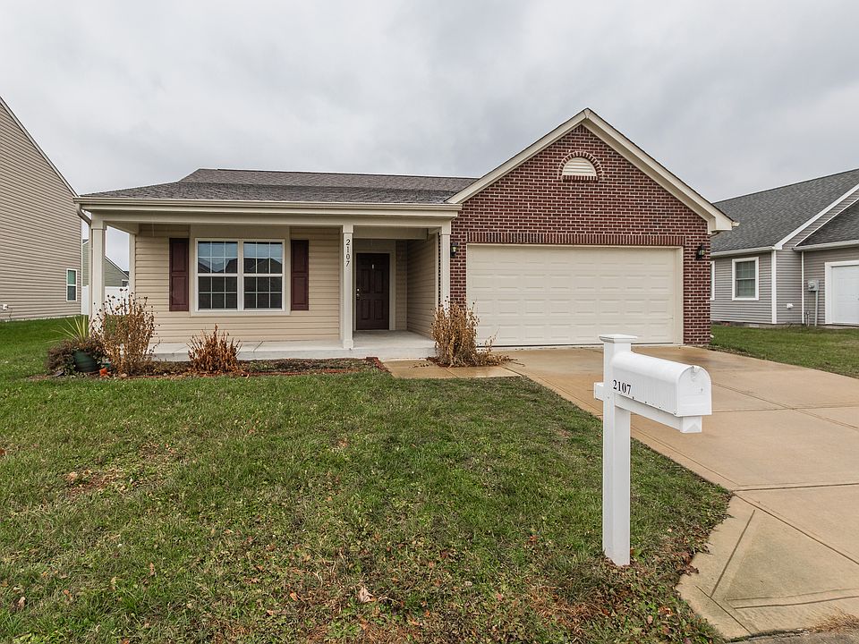1st image of 2107 Twelve Oaks Dr