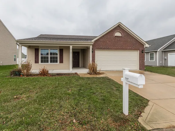 2107 Twelve Oaks Dr, Shelbyville, IN 46176