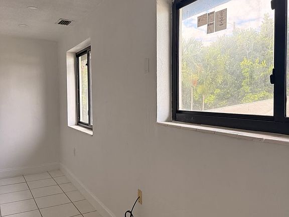 5th image of 17150 NE 23rd Ave #10