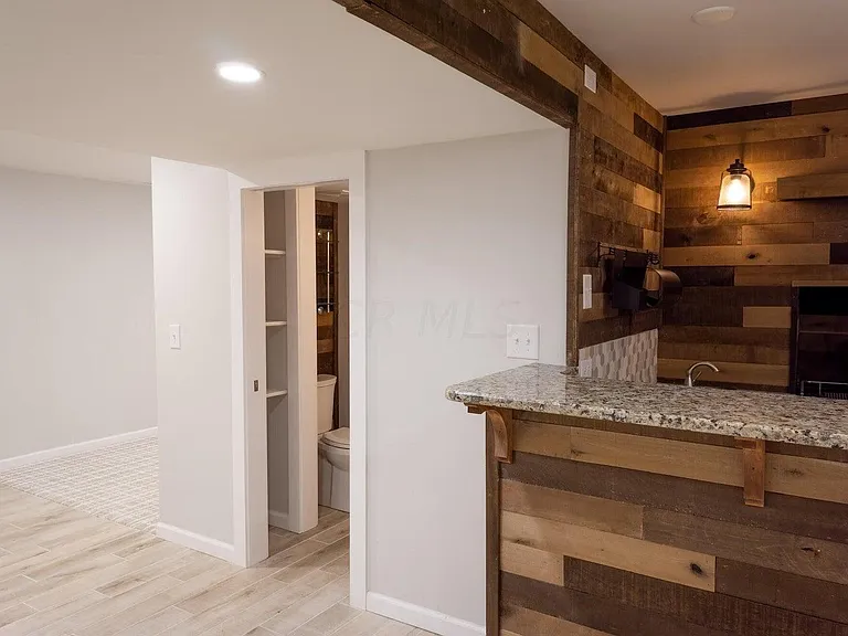 7492 Fairfield Lakes Dr — Photo 37