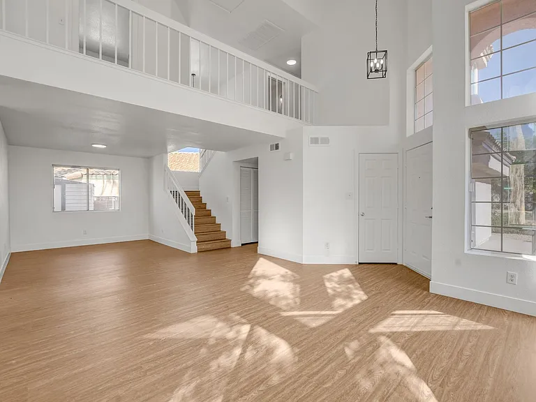 8005 Vision St — Photo 8