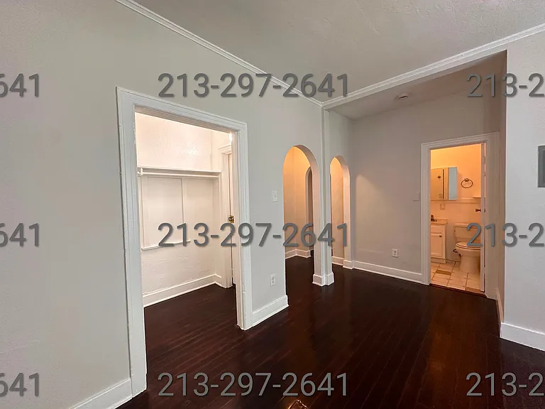 544 N Heliotrope Dr #105 — Photo 3