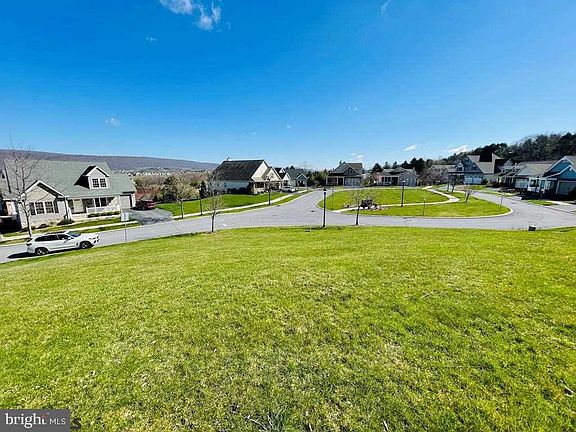 2nd image of 94 Emma Ct