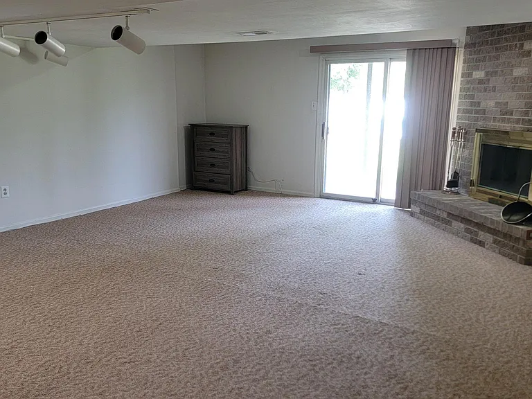 1901 Monroe Ln — Photo 22