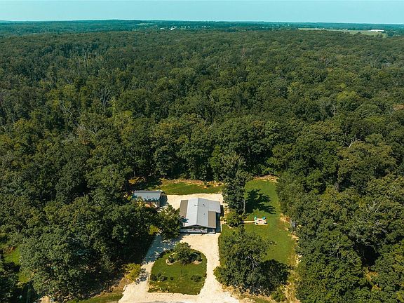 2nd image of 1775 Lakeshore Dr