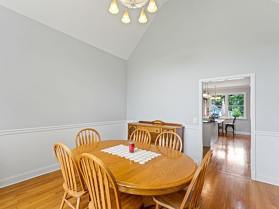 4th image of 119 Iona Ct
