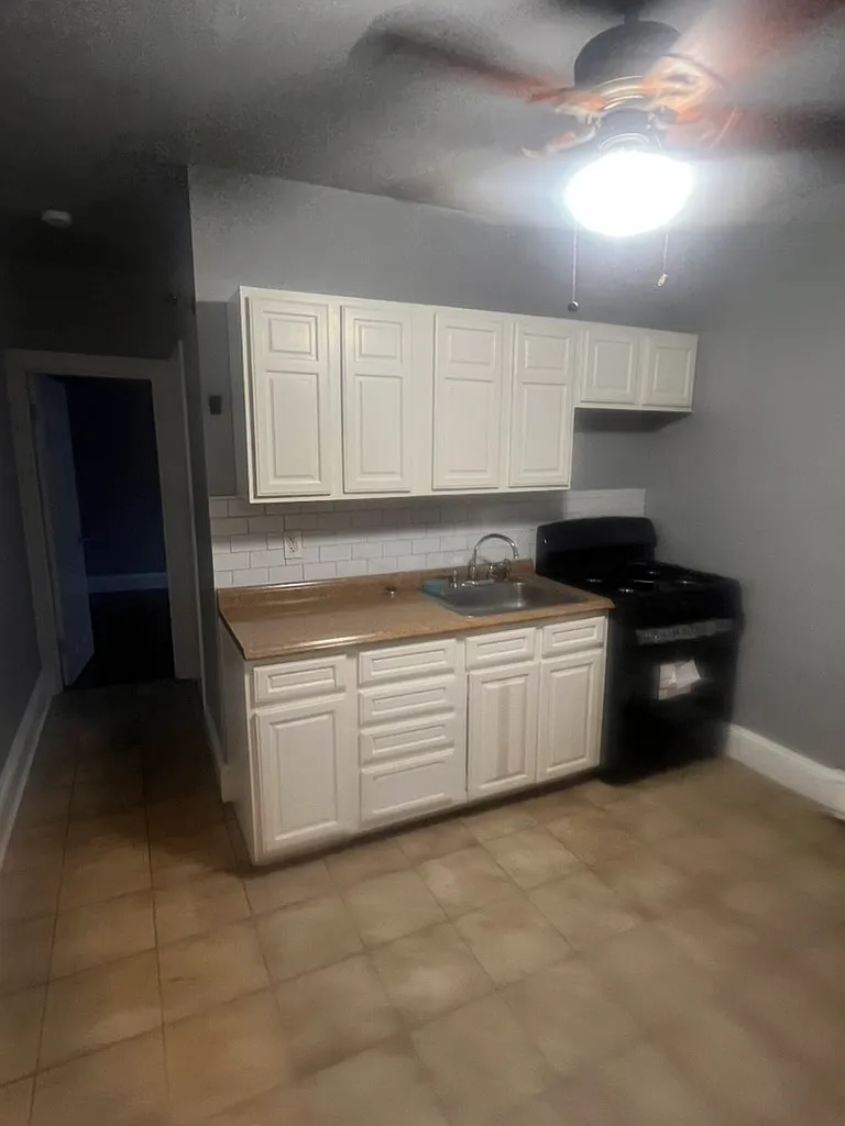 3 bed, $1,900 — Photo 4