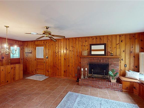 5th image of 8215 W 88th St