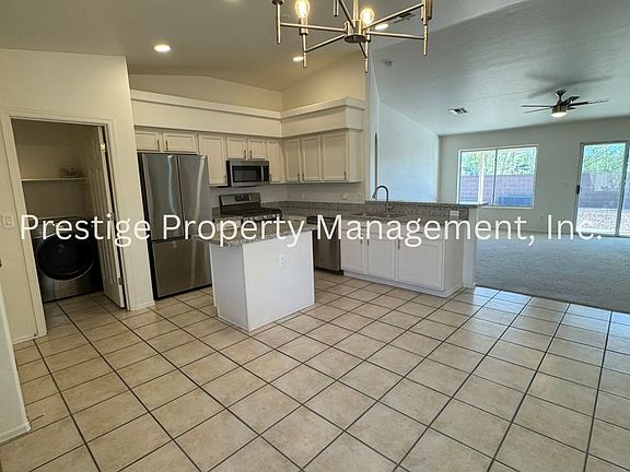 5th image of 2308 W Horseshoe Pl