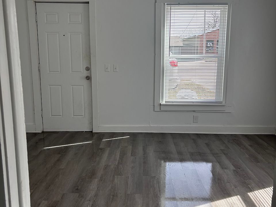 1st image of 424 N Broadway St #424
