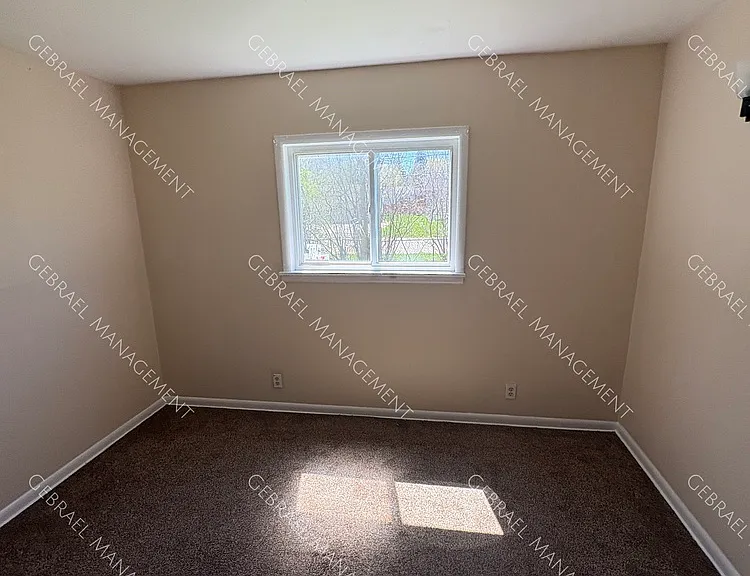 1549 Ryan St — Photo 8