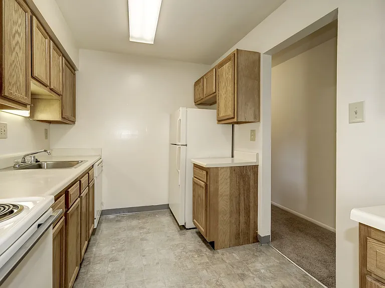Brookmont Apartments — Photo 9