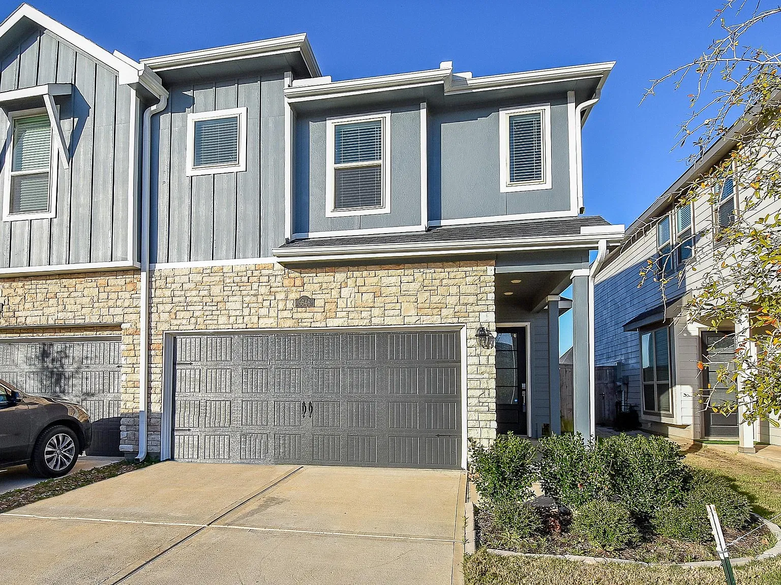 3 bed, 2.5 bath, 1950 sqft, $2,350 — Photo 1