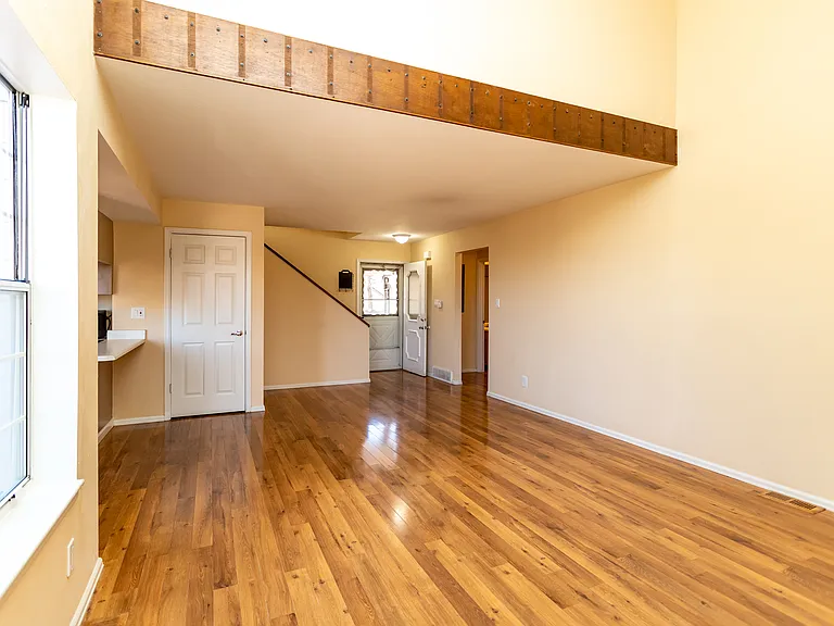 316 Cobblestone Dr — Photo 8