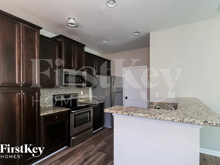 3827 Humber Ct — Photo 5
