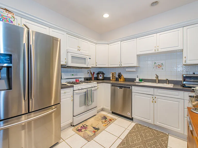 30 Emily Pl — Photo 12