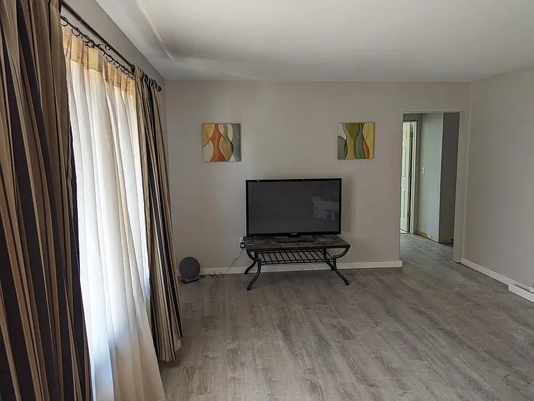 2611 Browning Ave — Photo 6