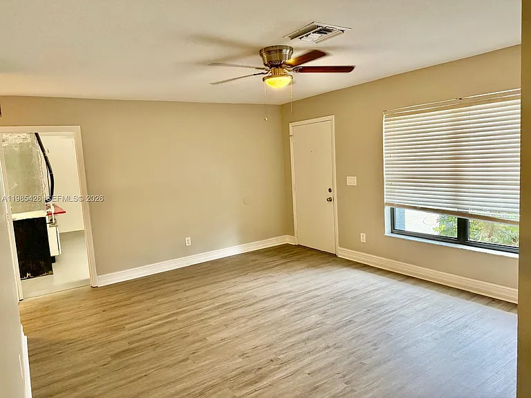 210 SW Voltair Ter — Photo 15