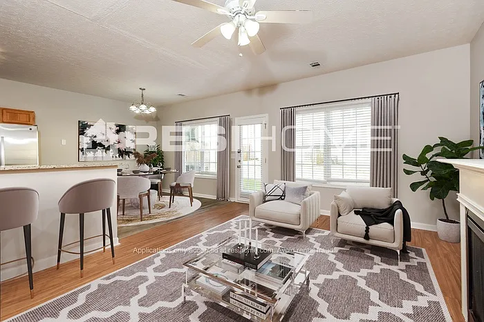 3 bed, 2.5 bath, 1320 sqft, $1,535 — Photo 4