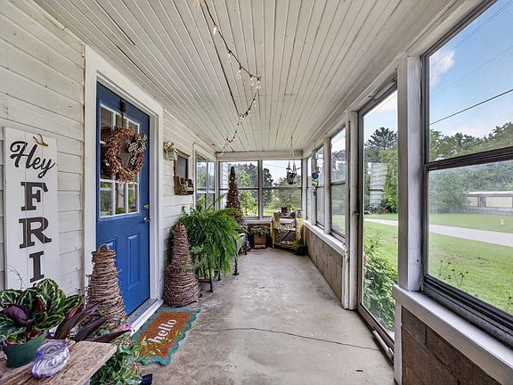 4th image of 1556 Rabbitsville Rd