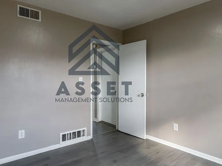 2208 SW 61st Ter — Photo 8