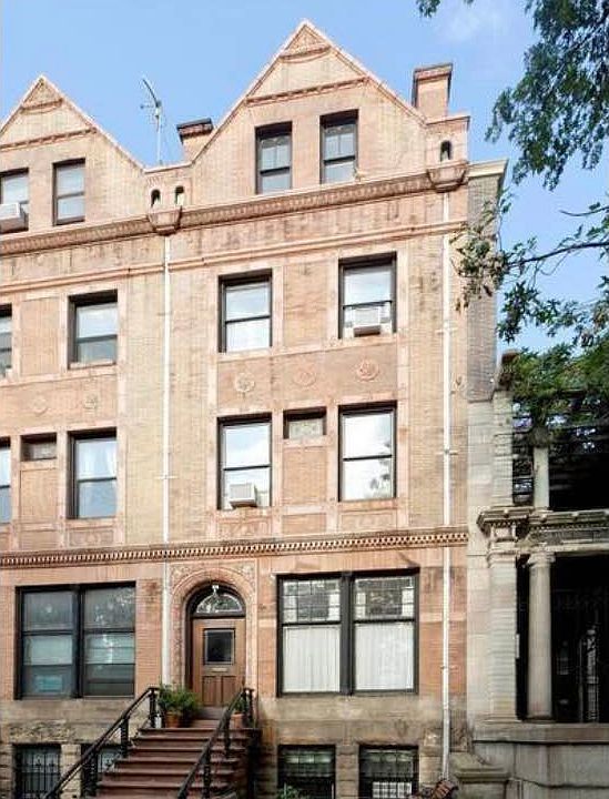 1st image of 221 Clinton Ave