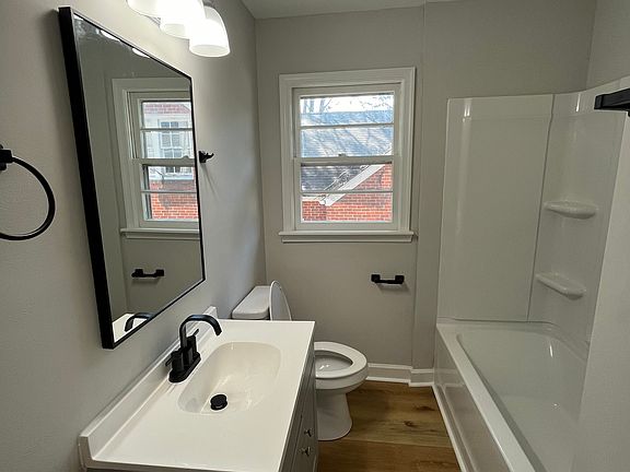 3rd image of 1207 W Friendly Ave