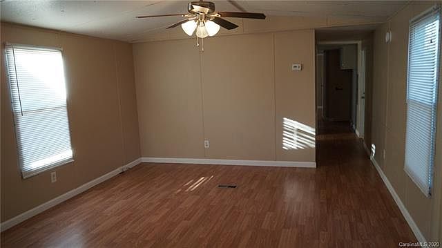 2nd image of 410 Copeland Park St