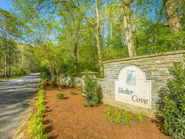 2000 River Bluff Dr, Hixson, TN 37343