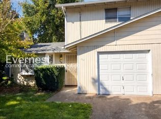 864 N Cloverleaf Loop, Springfield, OR 97477