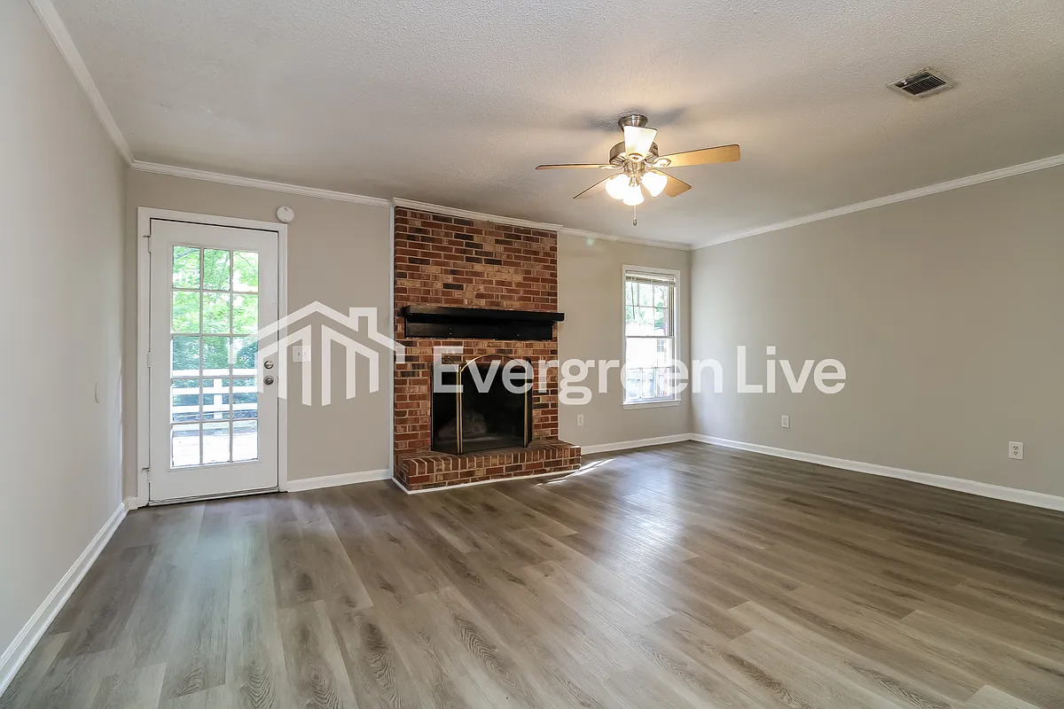 Building Photo - 448 Parlock Rd