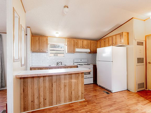 5th image of 4212 N Charles St