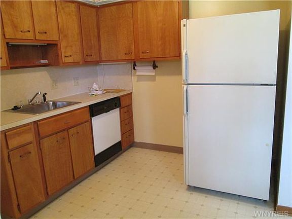 3rd image of 234 Garden Pkwy