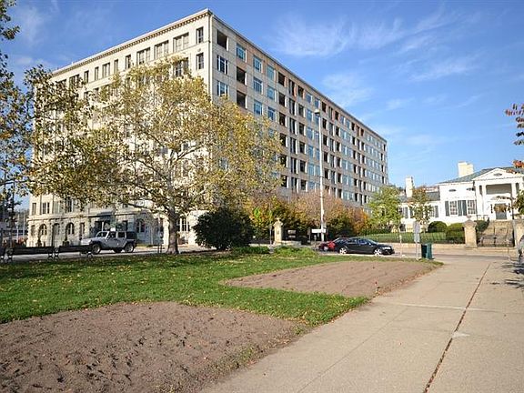 2nd image of 400 Pike St Unit P19