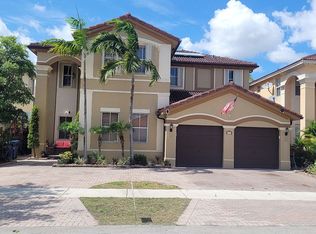 8925 NW 178th St, Hialeah, FL 33018